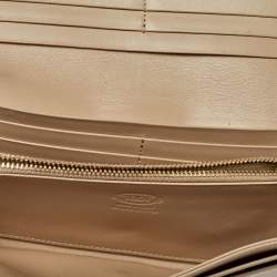 مملوكة مسبقًا Tod's Beige Leather Plaque Logo Continental Flap Wallet