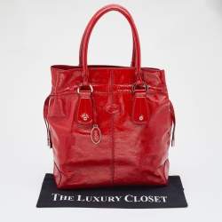مملوكة مسبقًا Tod's Red Patent Leather Drawstring Tote