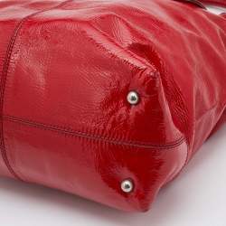 مملوكة مسبقًا Tod's Red Patent Leather Drawstring Tote