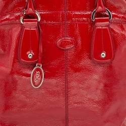 مملوكة مسبقًا Tod's Red Patent Leather Drawstring Tote