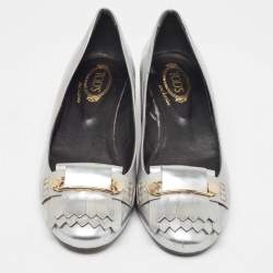 Pre Owned Tod's Silver Leather Fringe Detail Loafer Pumps Size 37.5