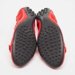 مملوكة مسبقًا Tod's Red Satin and Patent Scrunch Ballet Flats Size 38.5