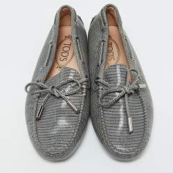مملوكة مسبقًا Tod's Grey Lizard Embossed Leather Bow Slip On Loafers Size 35