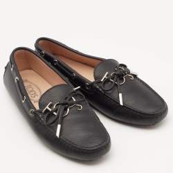 مملوكة مسبقًا Tod's Black Saffiano Leather Logo Bow Slip On Loafers Size 39