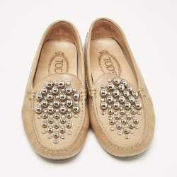 Pre Owned حذاء لوفرز تودز جلد بيج مزين بمسامير سهل الانزلاق مقاس 35