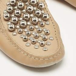 Pre Owned حذاء لوفرز تودز جلد بيج مزين بمسامير سهل الانزلاق مقاس 35