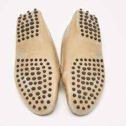 Pre Owned حذاء لوفرز تودز جلد بيج مزين بمسامير سهل الانزلاق مقاس 35