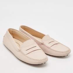 Pre Owned Tod's Cream Leather Slip On Loafers  Size 38.5