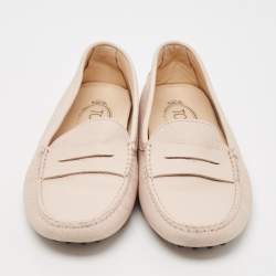 Pre Owned Tod's Cream Leather Slip On Loafers  Size 38.5