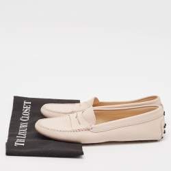 Pre Owned Tod's Cream Leather Slip On Loafers  Size 38.5