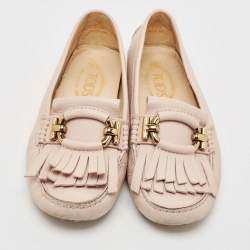 Pre Owned Tod's Cream Leather Slip On Loafers  Size 39.5