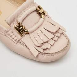 Pre Owned Tod's Cream Leather Slip On Loafers  Size 39.5