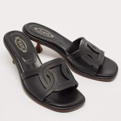 مملوكة مسبقًا Tod's Black Leather Slide Sandals Size 37