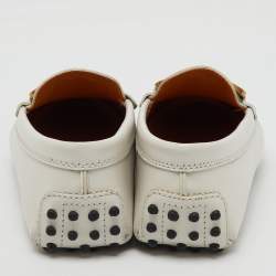 Tod's Off White Leather Chain Detail Kate Loafers Size 35.5