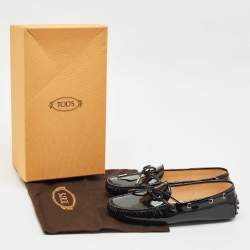 مملوكة مسبقًا Tod's Black Patent Leather Bow Slip On Loafers Size 36