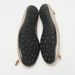 Pre Owned حذاء فلات باليه تودز مرصع جلد ذهبي ميتالك مقاس 37.5