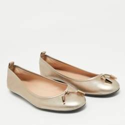 Pre Owned حذاء فلات باليه تودز مرصع جلد ذهبي ميتالك مقاس 37.5