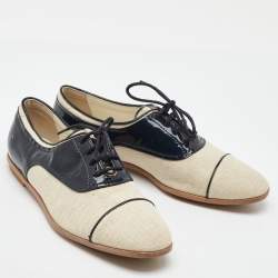 Pre Owned Tod’s Beige/Navy Blue Canvas and Patent Leather Lace Up Oxford Size 38
