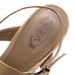 مملوكة مسبقًا صندل تودز جلد بيج مفرغ مقاس 39.5