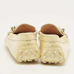 Pre Owned Tod's Beige/White Patent Leather Buckle Detail Fringe Loafers Size 39