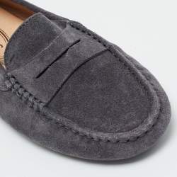 مملوكة مسبقًا Tod's Gommini Size 35 Grey Suede Driver Loafers