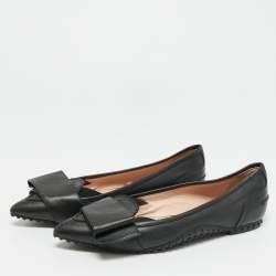 Pre Owned حذاء باليرينا فلات تودز جلد أسود مقدمة مدببة مقاس 35.5