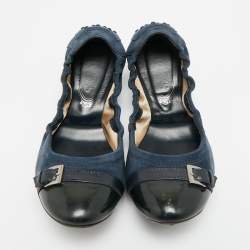 مملوكة مسبقً�ا Tod's Size 37.5 Two Tone Patent Leather and Suede Buckle Detail Scrunch Ballet Flats
