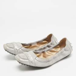 مملوكة مسبقًا Tod's Size 37 Silver Leather and Shimmer Suede Braided Scrunch Ballet Flats