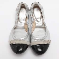 مملوكة مسبقًا حذاء باليرينا تودز جلد لامع و جلد فضي/أسود مقاس 35