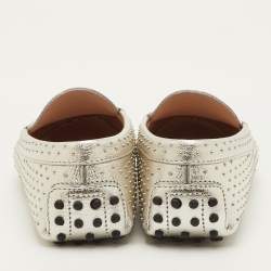 مملوكة مسبقًا Tod's Gommino Size 36.5 Metallic Leather Studded Slip On Loafers
