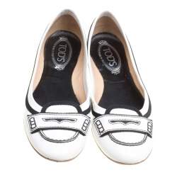 مملوكة مسبقًا حذاء فلات باليه تودز بيني جلد لامع مونوكروم مقاس 40