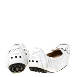 Pre Owned Tod's Light Grey Leather Buckle Detail Scrunch Ballet Flats Size 40.5