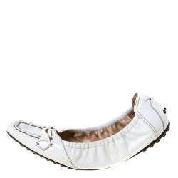 Pre Owned Tod's Light Grey Leather Buckle Detail Scrunch Ballet Flats Size 40.5