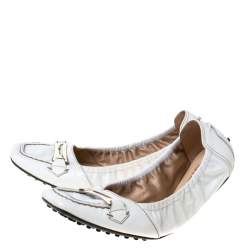 Pre Owned Tod's Light Grey Leather Buckle Detail Scrunch Ballet Flats Size 40.5