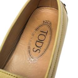 Pre Owned Tod's Yellow Leather Gommino Loafers Size 36