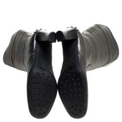 مملوكة مسبقًا Tod's Metallic Grey Leather Knee Length Boots Size 36.5