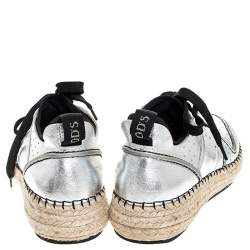 مملوكة مسبقًا Tod's Metallic Silver Leather Espadrille Low Top Sneakers Size 35.5