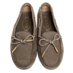 مملوكة مسبقًا حذاء لوفرز تودز فيونكة جلد نوبوك أخضر مقاس 36.5