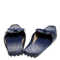 Pre Owned صندل لوفرز فلات تودز  فيونكة جلد أزرق لامع مقاس 37