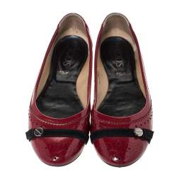 Pre Owned حذاء باليرينا فلات تودز جلد لامع بروغي أحمر داكن مقاس 38