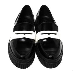 Pre Owned حذاء لوفرز تودز بيني نعل سميك جلد لامع وجلد أبيض /أسود مقاس 38