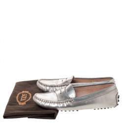 Pre Owned Tod's Metallic Silver Leather Penny Loafers Size 35.5