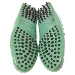 مملوكة مسبقًا Tod's Neon Green Patent Leather Loafers Size 40