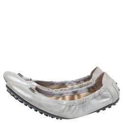 Pre Owned Tod's Silver Shimmer Suede Scrunch Ballerina Bow Flats Size 40