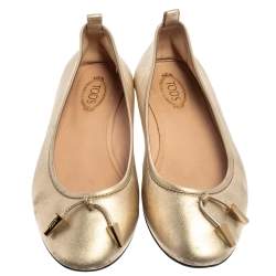 مملوكة مسبقًا حذاء فلات باليه تودز مرصع جلد ذهبى مقاس 35.5