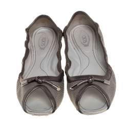 Tod's Grey/Metallic Canvas And Leather Bow Open Toe Flats Size 39