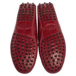 مملوكة مسبقًا حذاء لوفرز تودز سليب أون حرف تي مزدوج جلد ثعبان أحمر مقاس 38.5