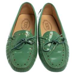 Pre Owned Tod's Green Patent Leather Bow Slip On Loafers Size 40