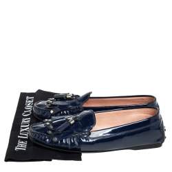 مملوكة مسبقًا حذاء لوفرز تودز سليب أون جلد لامع أزرق مقاس 38.5