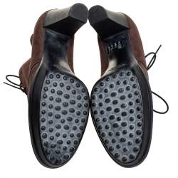 مملوكة مسبقًا حذاء بوت تودز سويدي بني / أسود بكعب مربع سميك مقاس 38.5